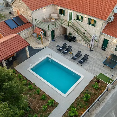 Zvonimir Zadarvillas Oklaj
