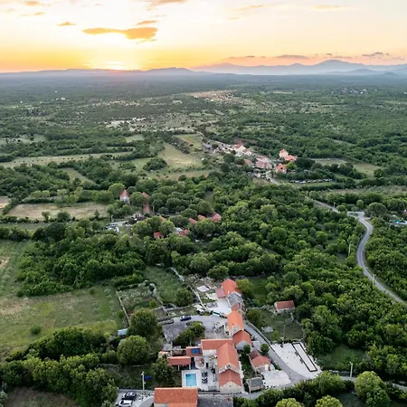 别墅 Zvonimir Zadarvillas